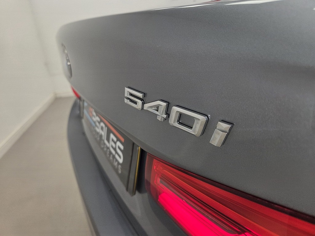 BMW 5 Series Black #45