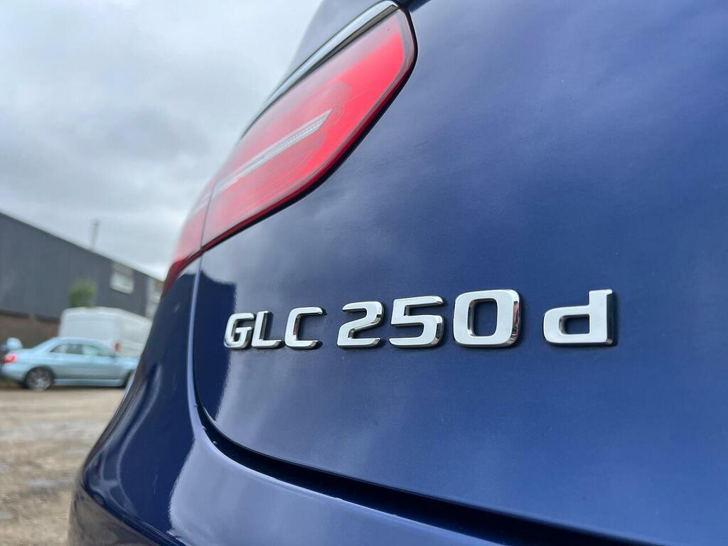 Mercedes-Benz GLC Class Automatic Red #31