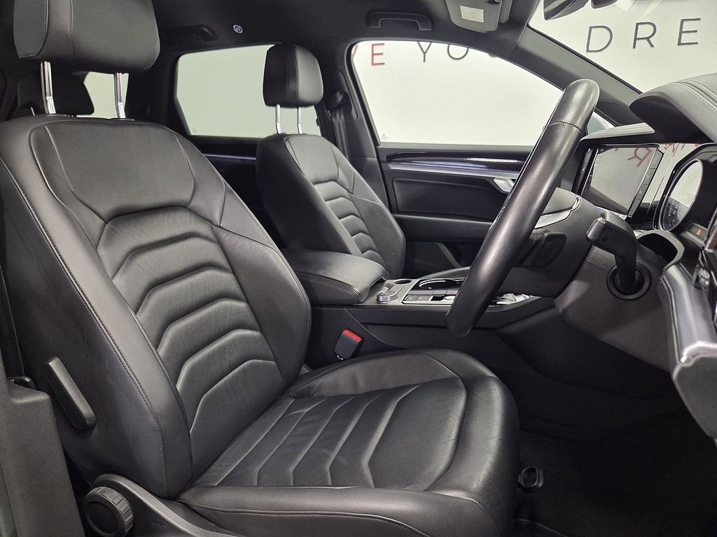 Volkswagen Touareg 3.0 Tdi V6 R-line Suv Tiptronic 4Motion Silver #2