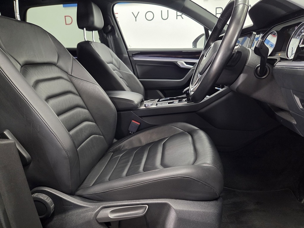 Volkswagen Touareg 3.0 Tdi V6 R-line Suv Tiptronic 4Motion Silver #3