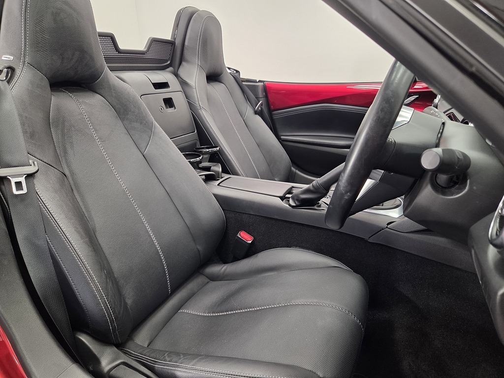 Mazda MX-5 1.5 Skyactiv-g Exclusive-line Convertible Petr Red