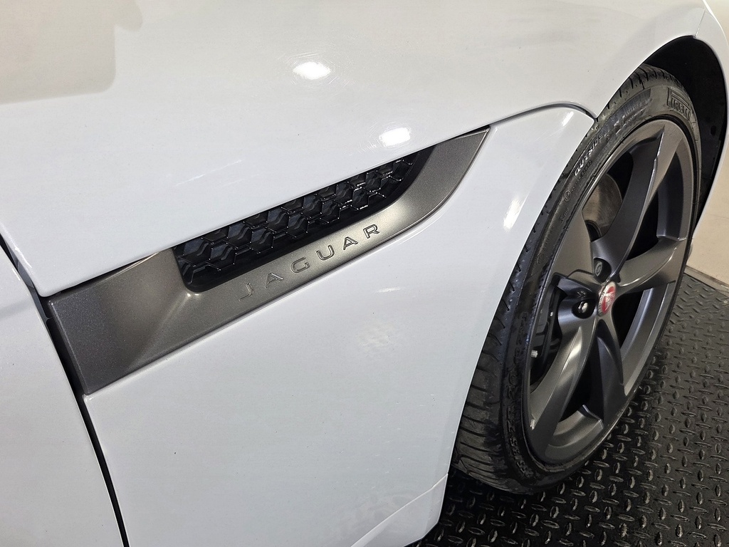Jaguar F-Type 2.0 2dr Auto Red #38