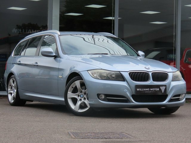 BMW 3 Series 2011 2.0 318D Exclusive Edition Touring LB11AKF Blue #2