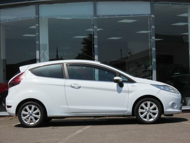 Ford Fiesta 2011 1.25 Zetec Hatchback 129 G White #3