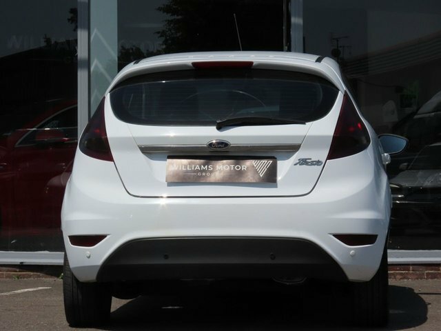 Ford Fiesta 2011 1.25 Zetec Hatchback 129 G White #5