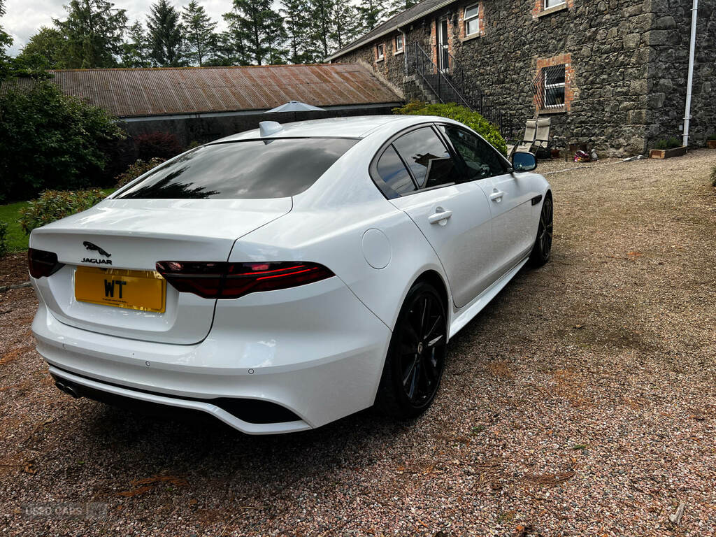 Jaguar XE 2.0 D200 R-dynamic Hse Black CHZ3939 White #5