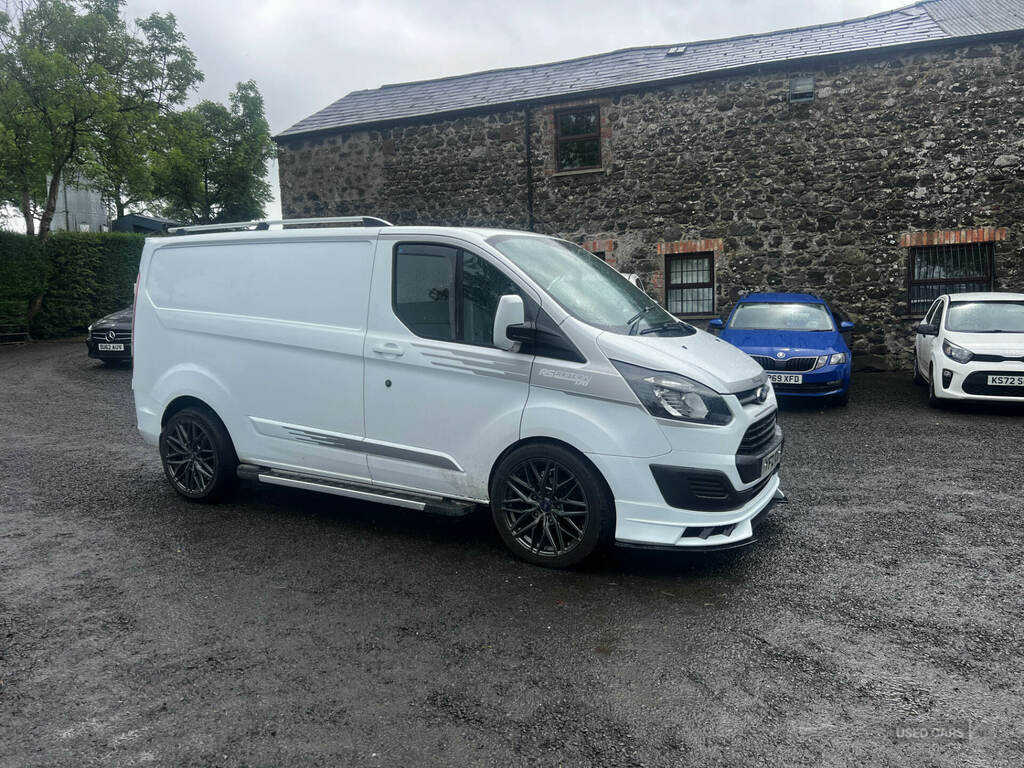 Ford Transit Custom 2.0 Tdci 105Ps Low Roof Van YFZ100 White