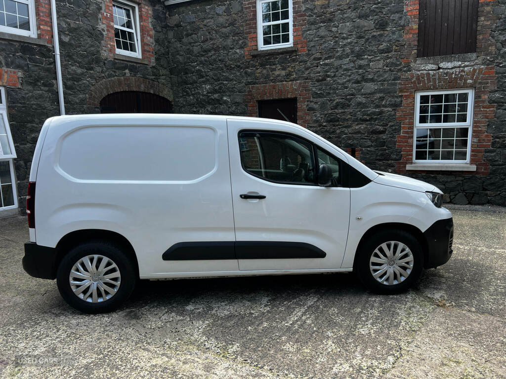 Peugeot Partner 1000 1.5 Bluehdi 100 Professional Van White #3