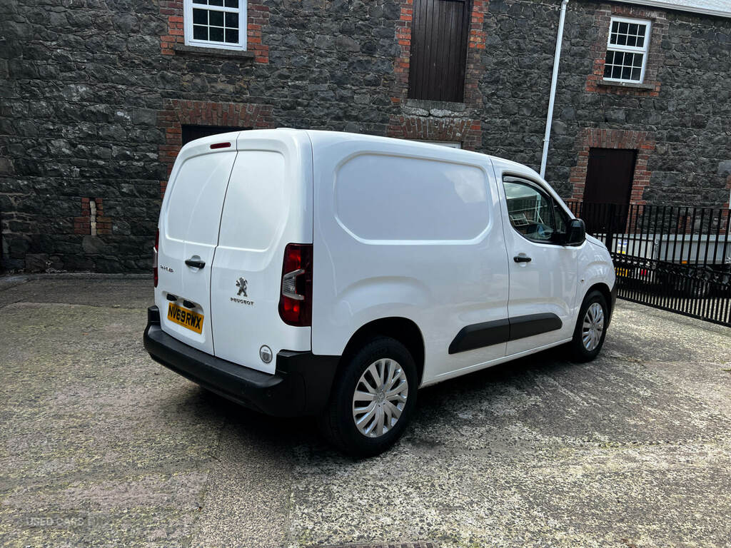 Peugeot Partner 1000 1.5 Bluehdi 100 Professional Van White #4