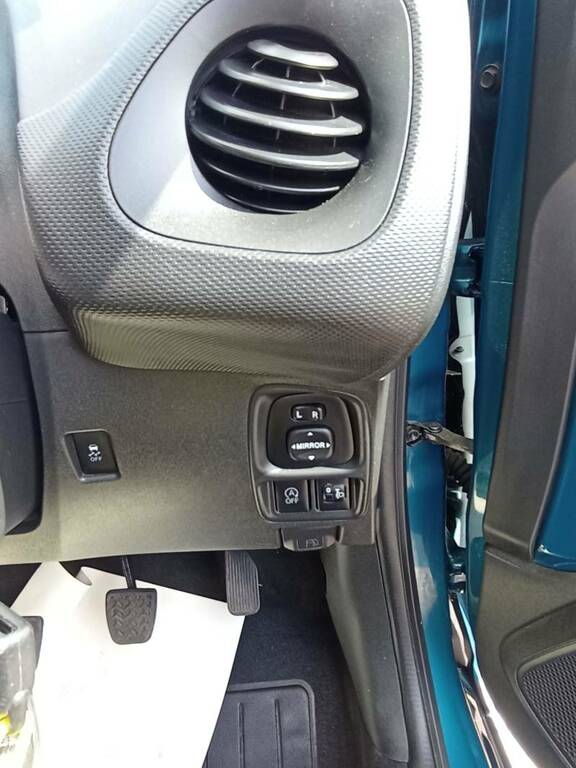 Citroen C1 1.0 Vti Shine Euro 6 Ss - 2021 71 OV71MVE Green #5