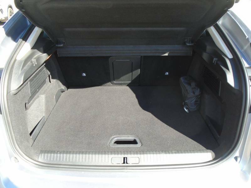 Citroen e-C4 50Kwh Shine Hatchback 136 Ps White #12