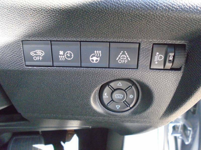 Citroen e-C4 50Kwh Shine Hatchback 136 Ps White #18