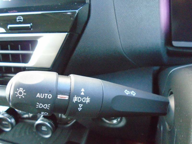 Citroen e-C4 50Kwh Shine Hatchback 136 Ps White #37