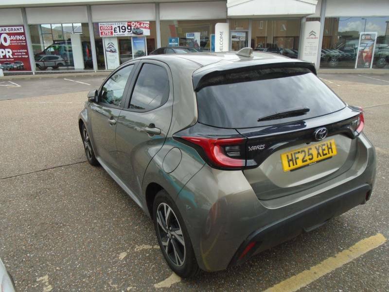 Toyota Yaris 1.5 Vvt-h Design E-cvt Euro 6 Ss - 2025 25 HF25XEH Brown #2