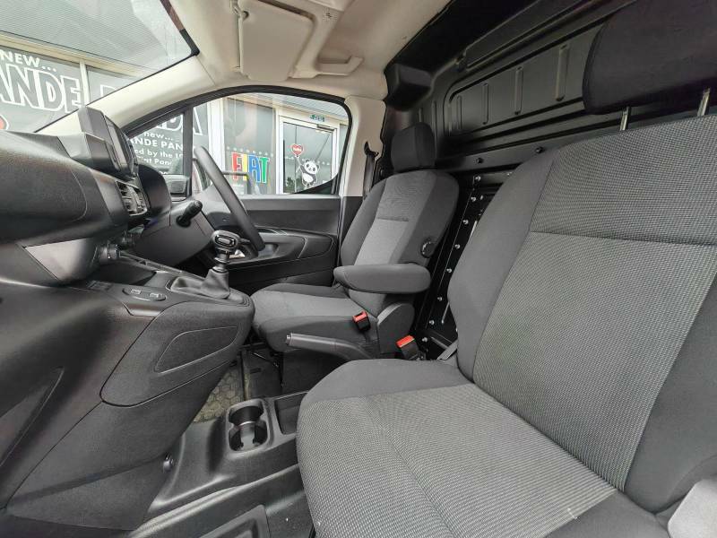 Citroen Berlingo Driver White #19