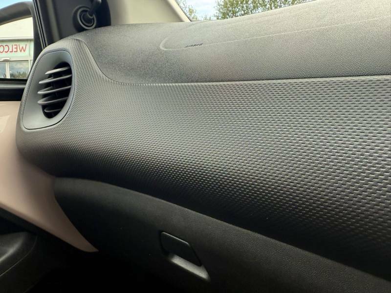 Citroen C1 1.2 Puretech Feel Euro 6 Red #29