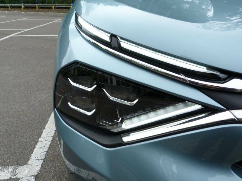 Citroen e-C4 50Kwh Shine Plus 7.4Kw Charger Blue #3