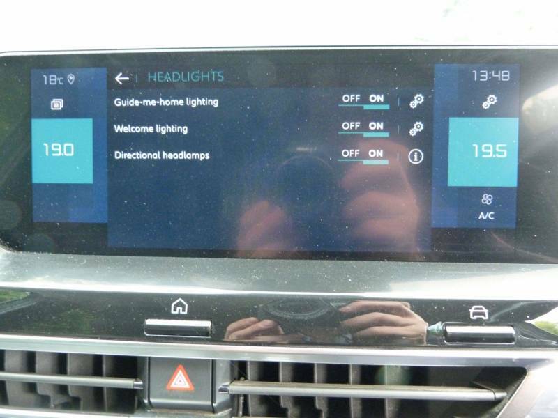 Citroen e-C4 50Kwh Shine Plus 7.4Kw Charger White #36