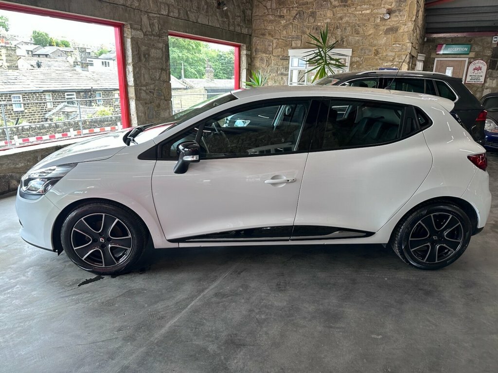 Renault Clio 1.2L Dynamique Nav YE16YJN White #4