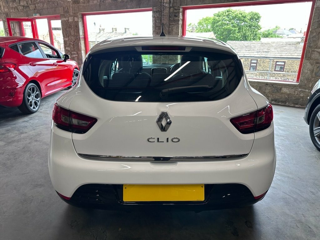 Renault Clio 1.2L Dynamique Nav YE16YJN White #6