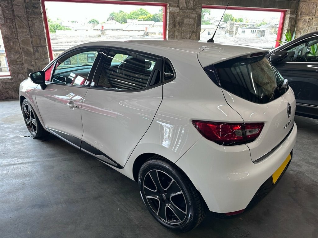 Renault Clio 1.2L Dynamique Nav YE16YJN White #5