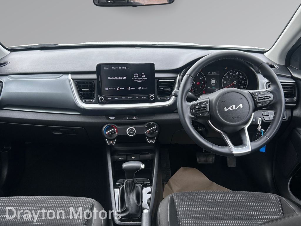 Kia Stonic 1.0 T-gdi 2 Suv Dct AD23DCE White #2