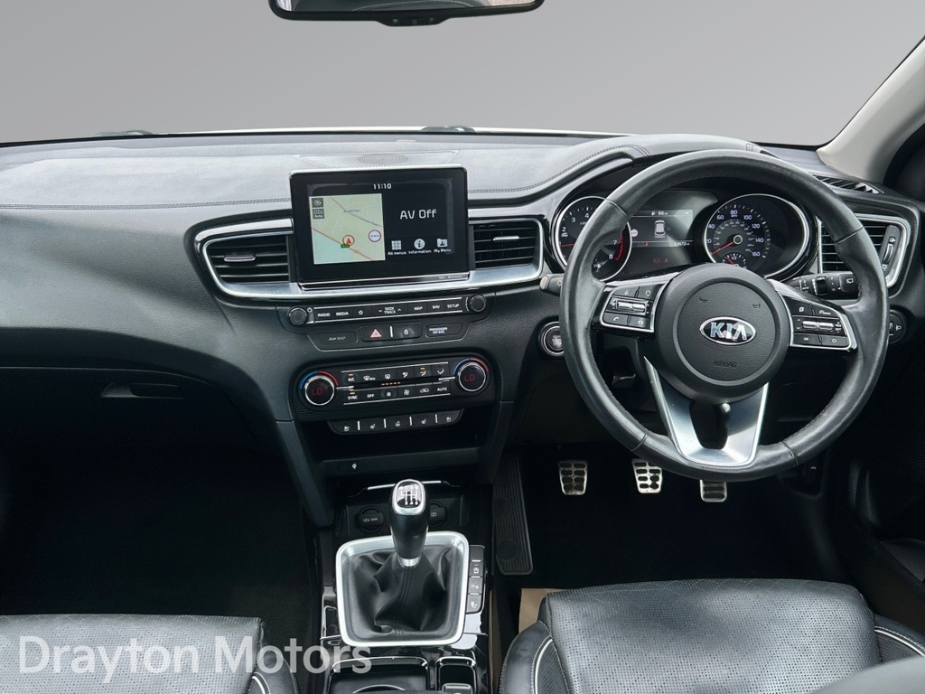 Kia Ceed 1.4 T Gdi First Edition Hatchback Manua LB19EFZ White #2