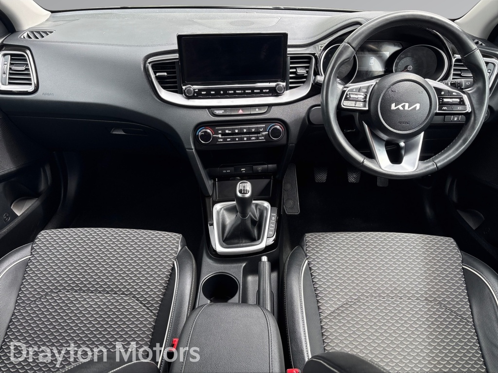 Kia Ceed 1.5 T Gdi 3 Hatchback LD23VLA Grey #2