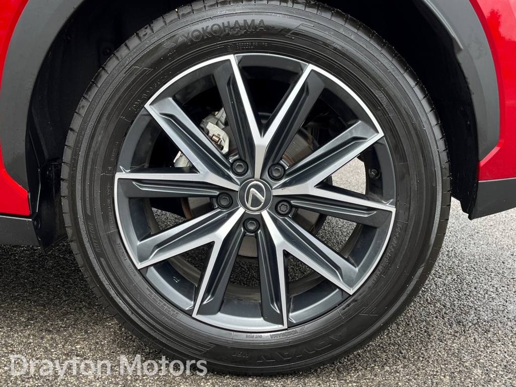 Lexus LBX 1.5 Premium E-cvt Hatchback Black #39