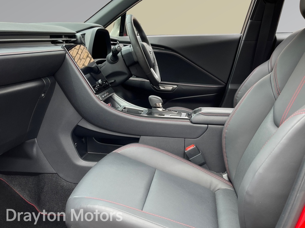 Lexus LBX 1.5 Premium E-cvt Hatchback Black #10