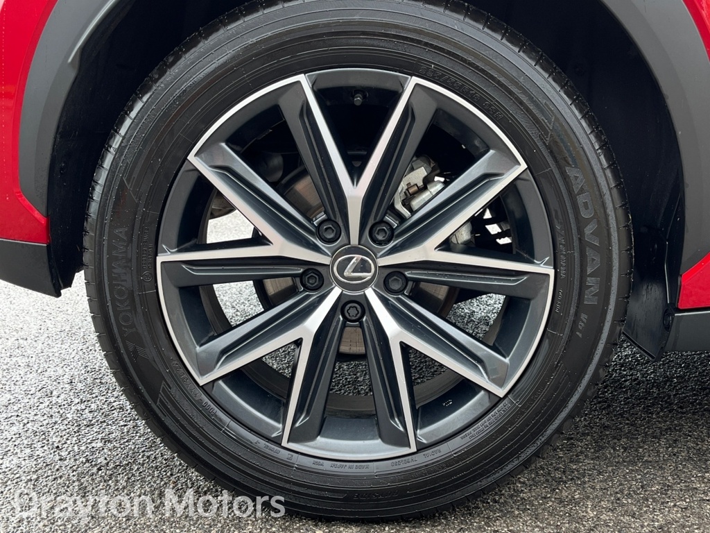 Lexus LBX 1.5 Premium E-cvt Hatchback Black #36