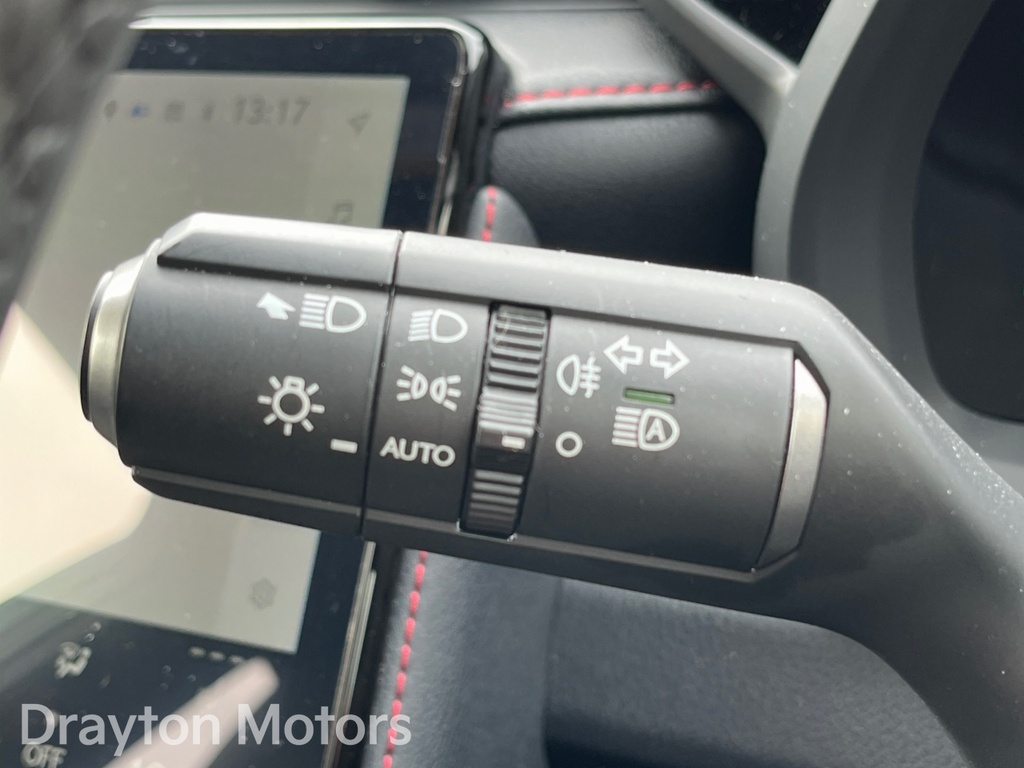 Lexus LBX 1.5 Premium E-cvt Hatchback Black #26