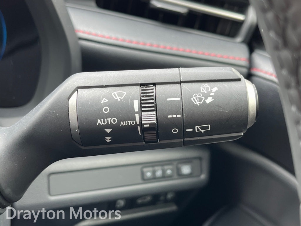 Lexus LBX 1.5 Premium E-cvt Hatchback Black #28