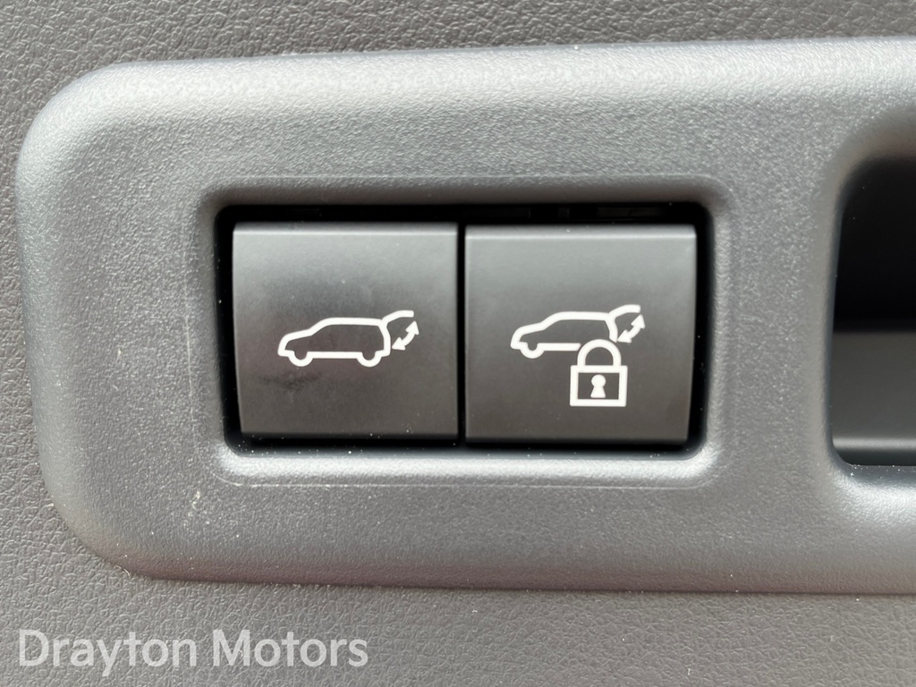 Lexus LBX 1.5 Premium E-cvt Hatchback Black #47