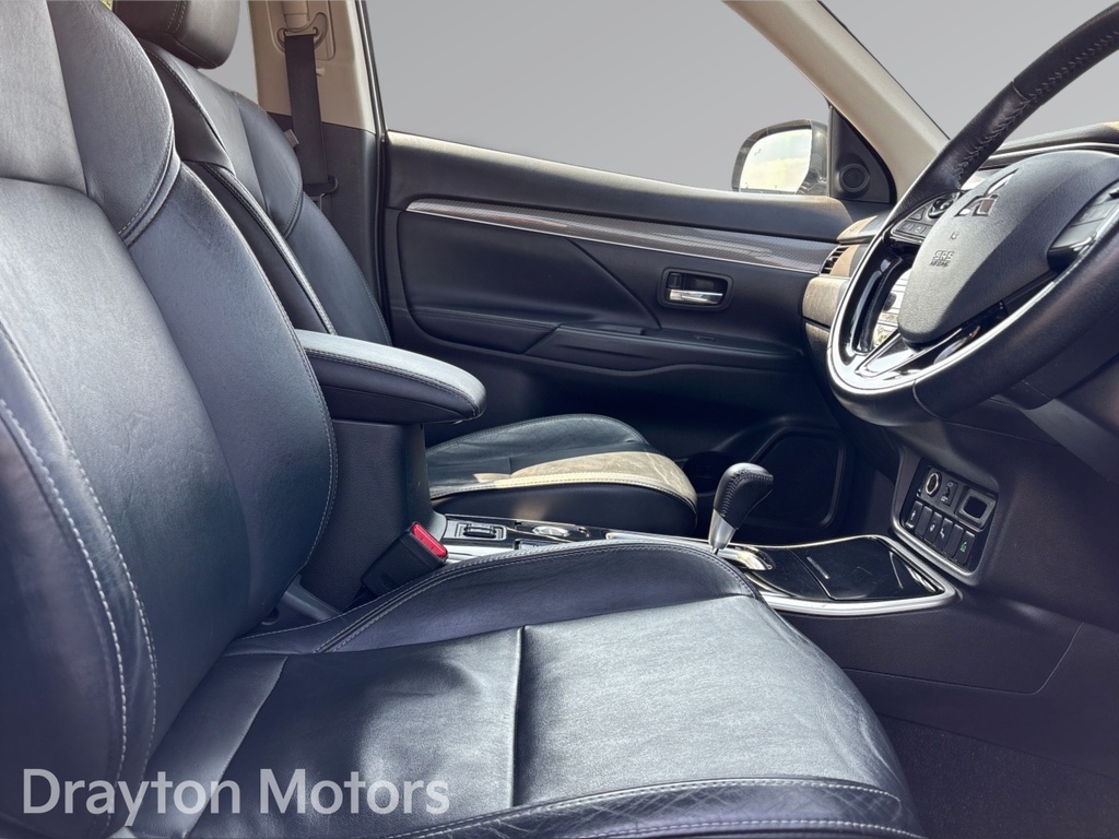 Mitsubishi Outlander 2.0 Design Cvt Black #13