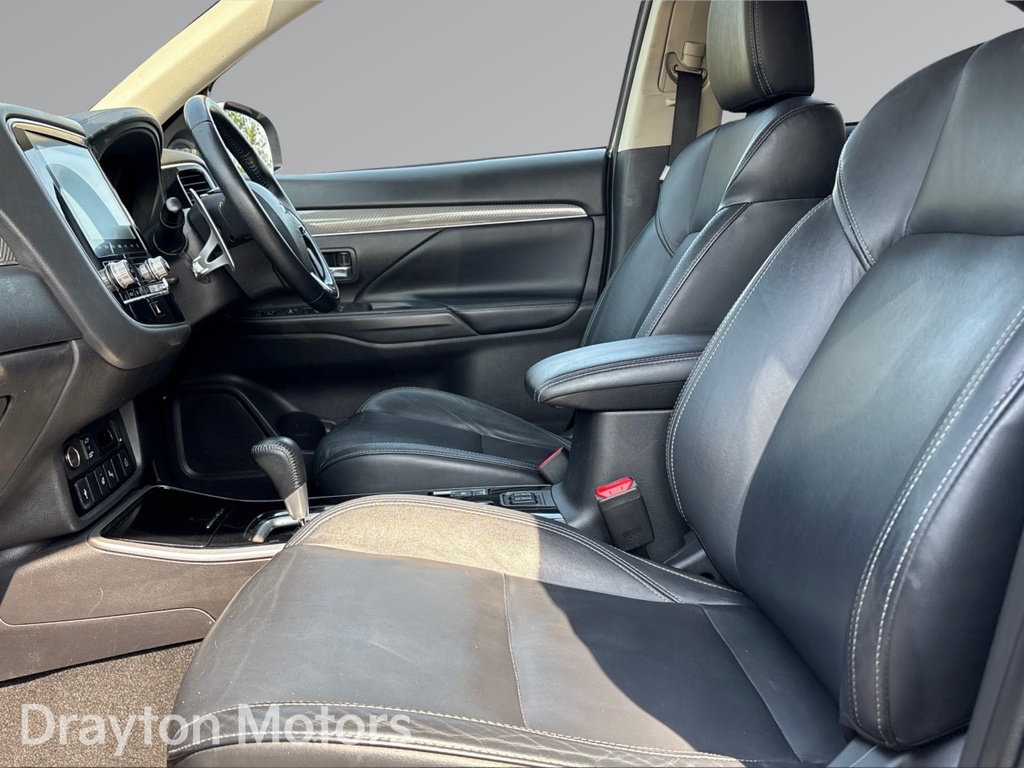 Mitsubishi Outlander 2.0 Design Cvt Black #10