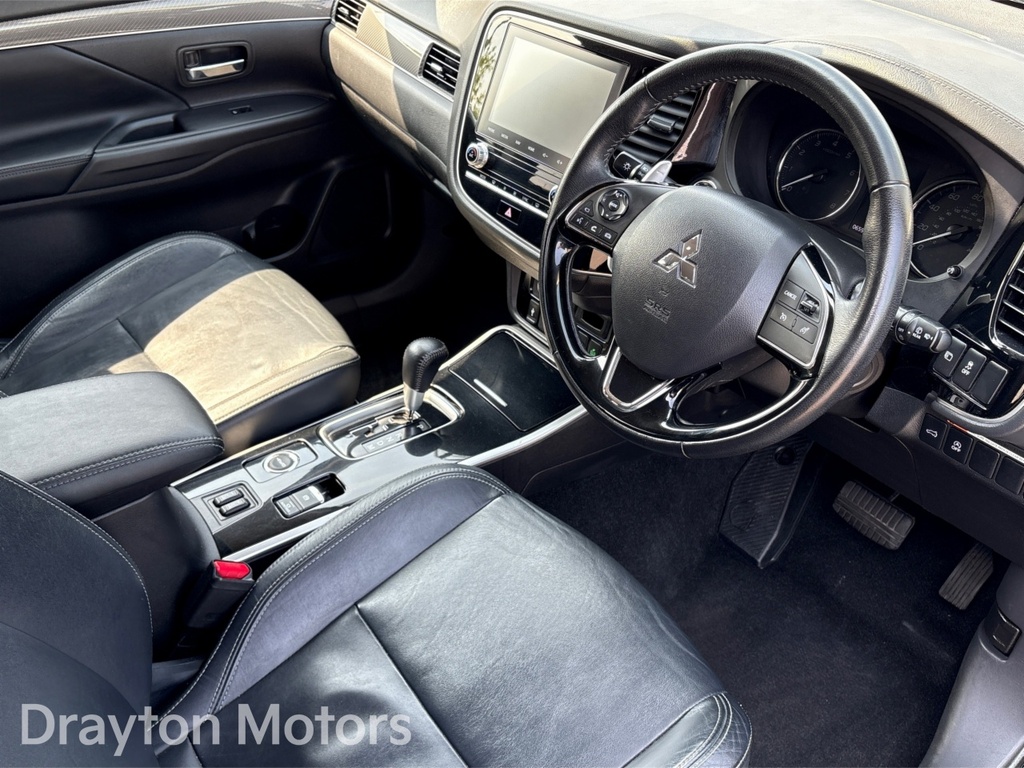 Mitsubishi Outlander 2.0 Design Cvt Black #11