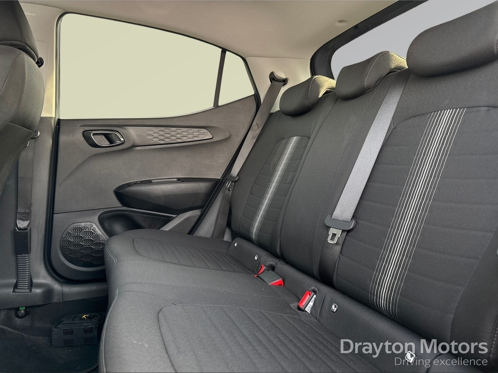 Hyundai I10 Hatchback Green #9