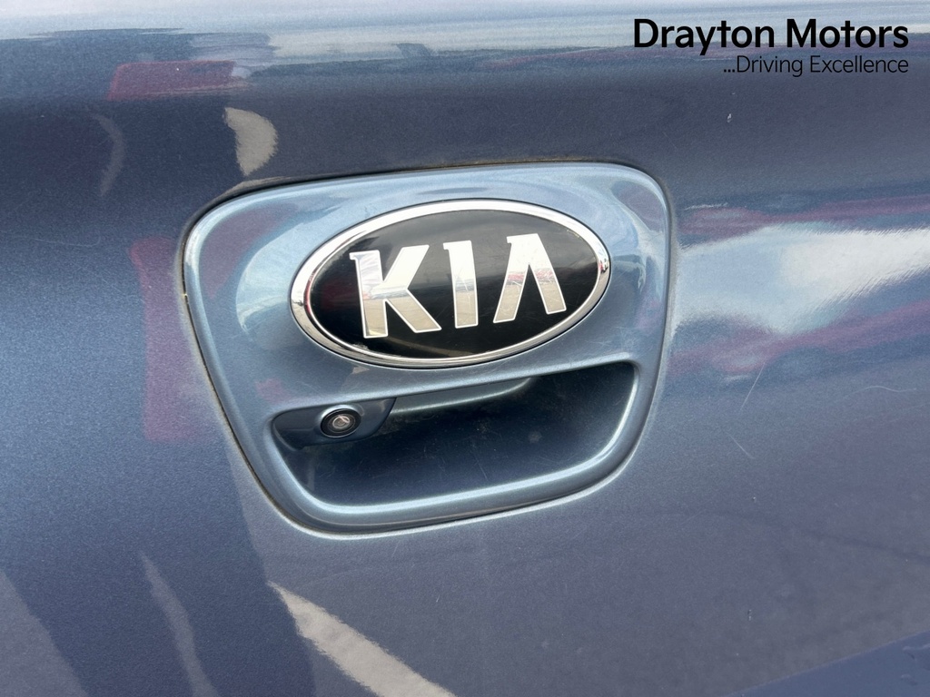 Kia RIO 2 White #38