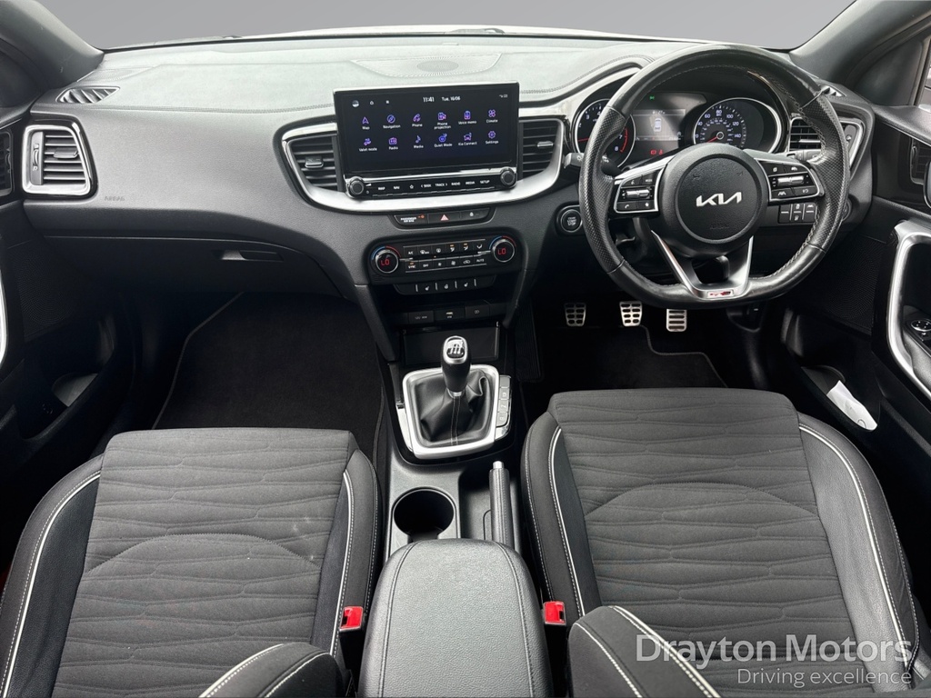 Kia Ceed 1.5 T Gdi Gt Line Hatchback RJ22YFN White #2