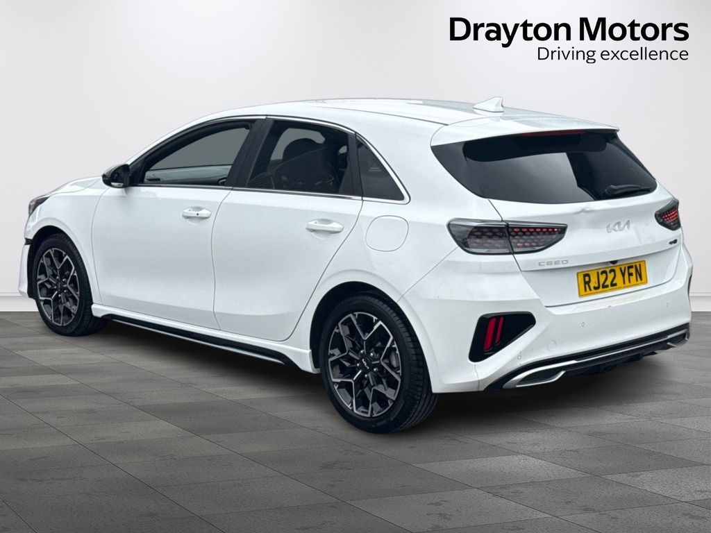 Kia Ceed 1.5 T Gdi Gt Line Hatchback RJ22YFN White #6
