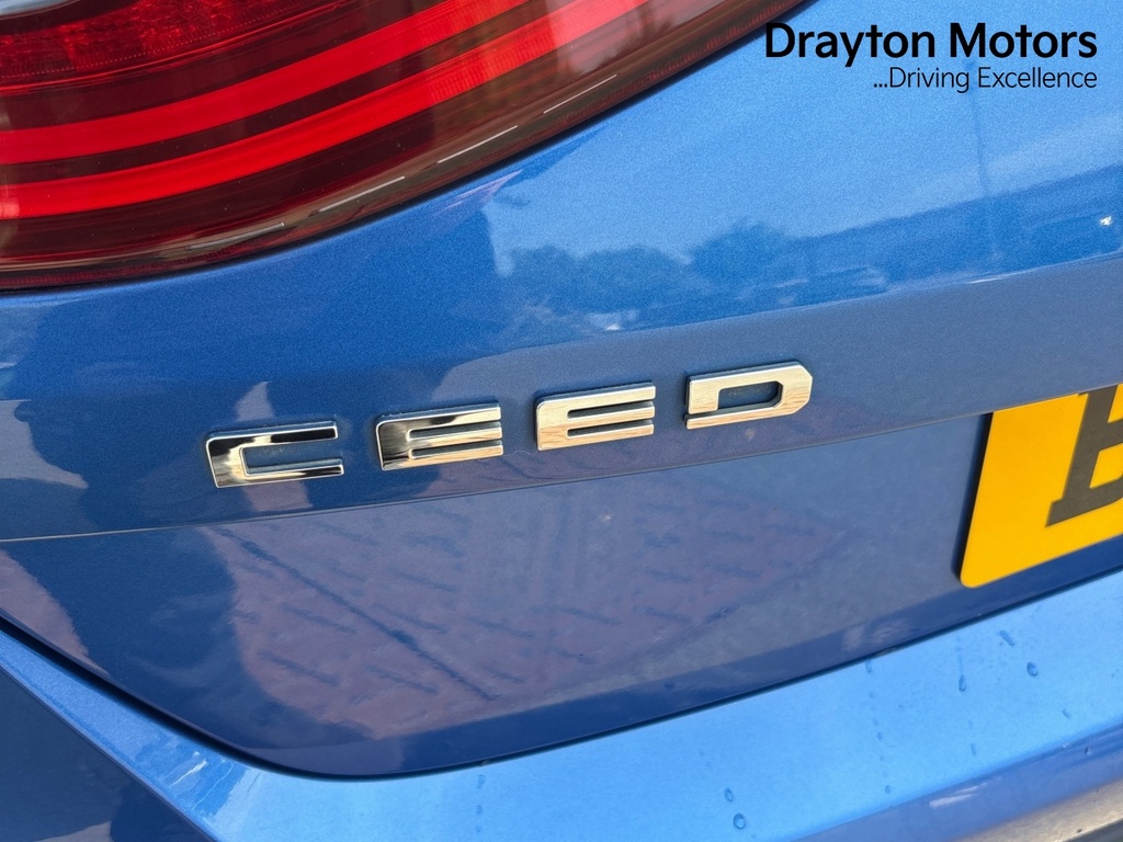 Kia Ceed Crdi 2 Isg Red #40