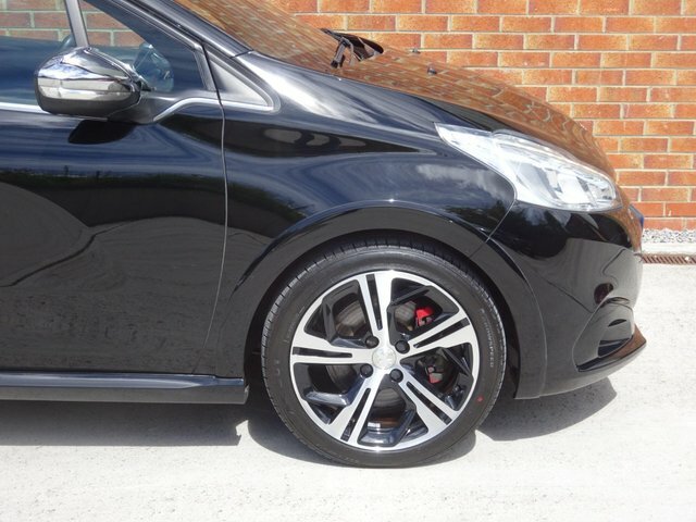 Peugeot 208 1.2 Puretech 82 Black Edition Black #9