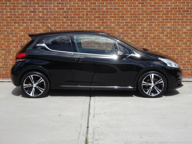 Peugeot 208 1.2 Puretech 82 Black Edition Black #2