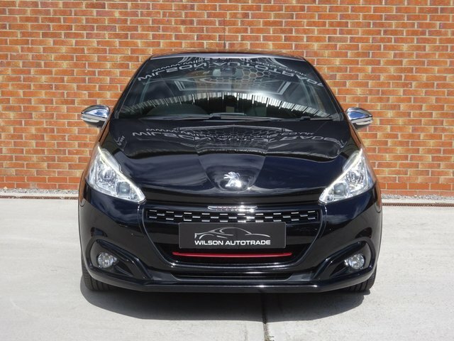 Peugeot 208 1.2 Puretech 82 Black Edition Black #8