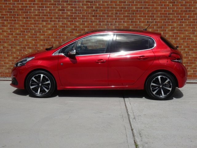 Peugeot 208 Puretech Tech Edition Euro Red #6