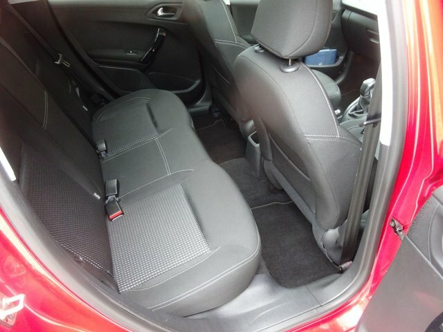 Peugeot 208 1.2 Puretech Allure Premium Red #16