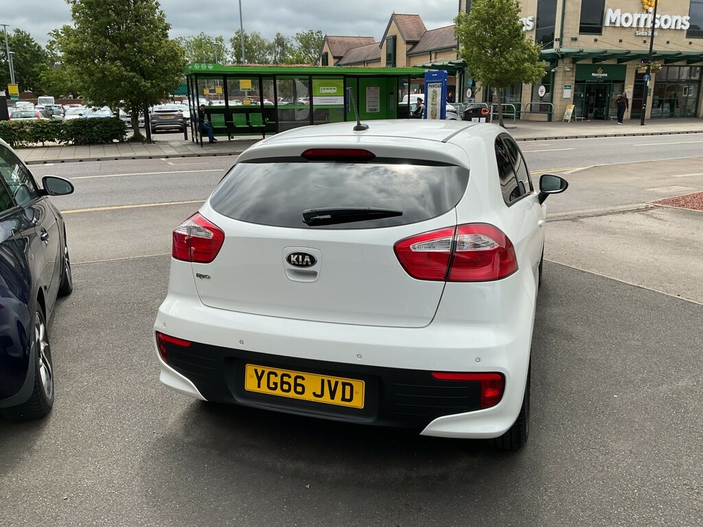 Kia RIO 1.3 Sr7 White #6