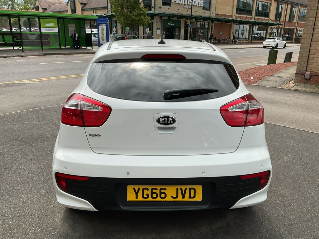 Kia RIO 1.3 Sr7 White #5