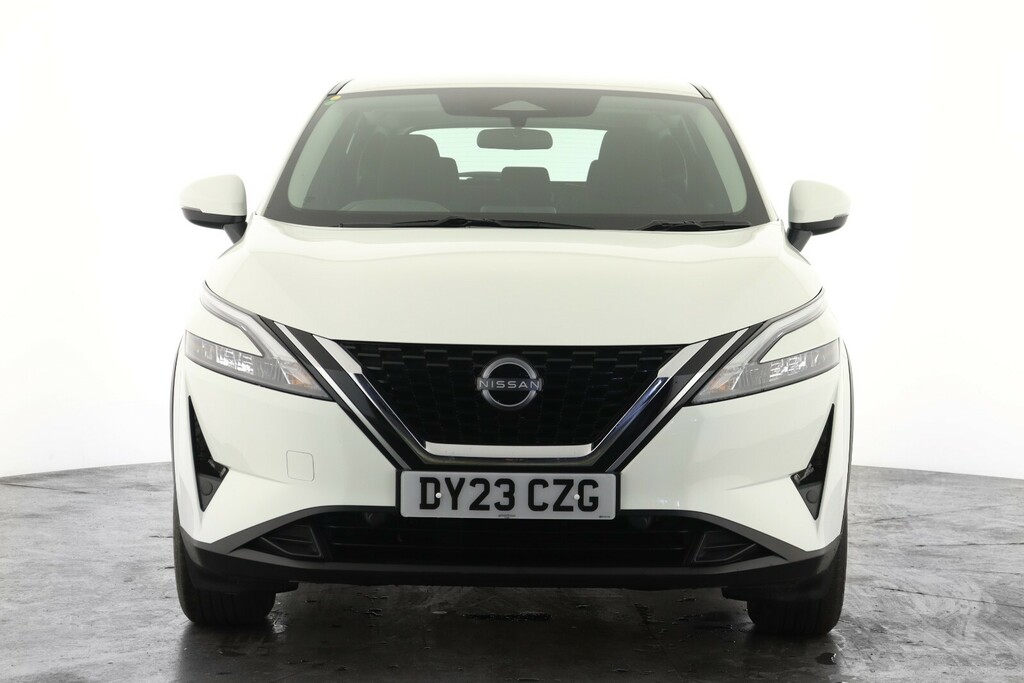 Nissan Qashqai 1.3 Dig-t Mh 158 Acenta Premium Xtronic DY23CZG White #5